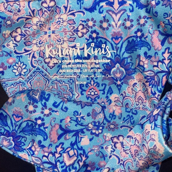 Hi! I am selling a kulani kinis bathing suit. This is in a size medium! - Picture 2 of 3